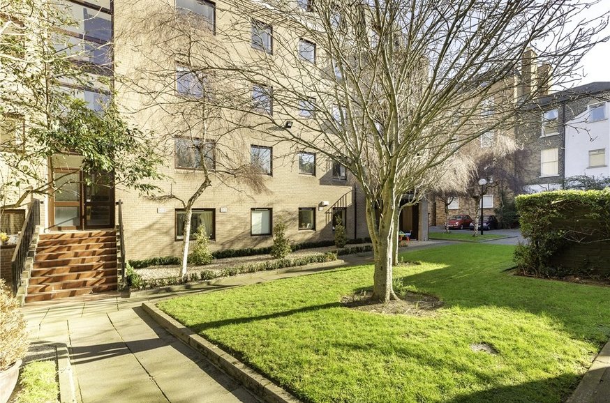 12 Wellington House, Wellington Road, Ballsbridge, Dublin 4. D04 KT25