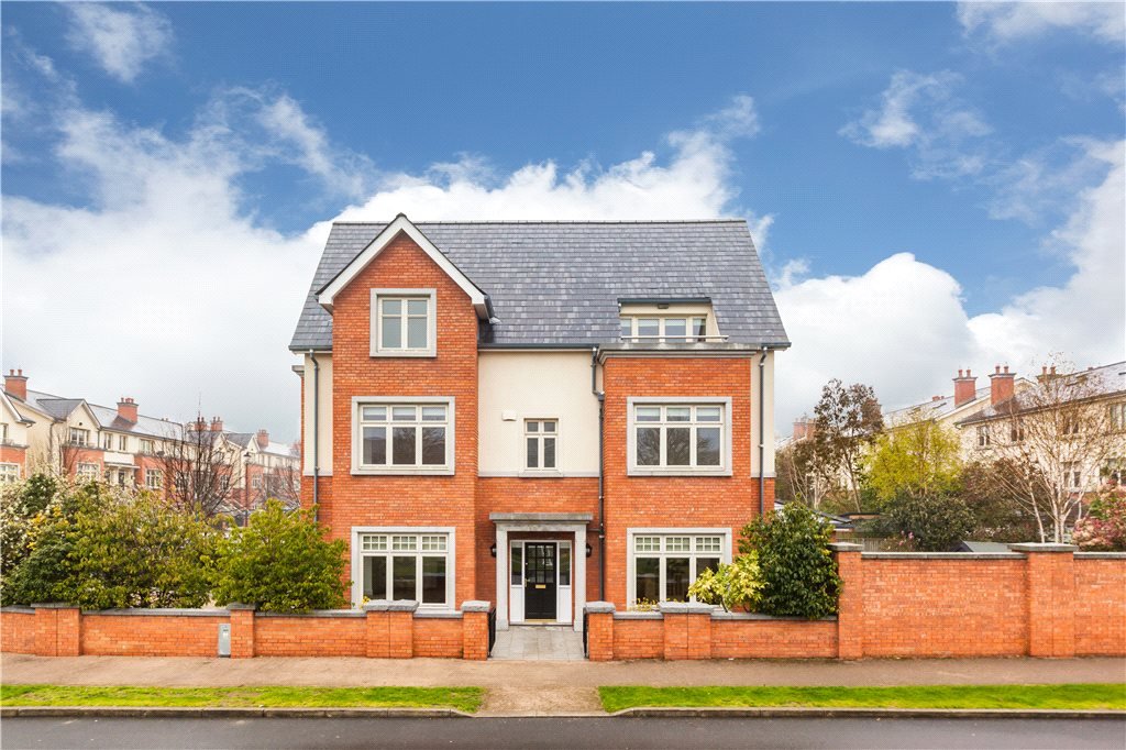 3 Farmleigh Avenue, Farmleigh Woods, Castleknock, Dublin 15. D15A6X8